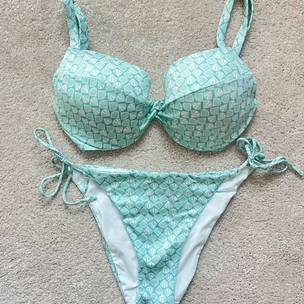 Victoria’s Secret Push-Up Bikini Top (32DD) & Side-Tie Cheeky Bikini Bottom (S)